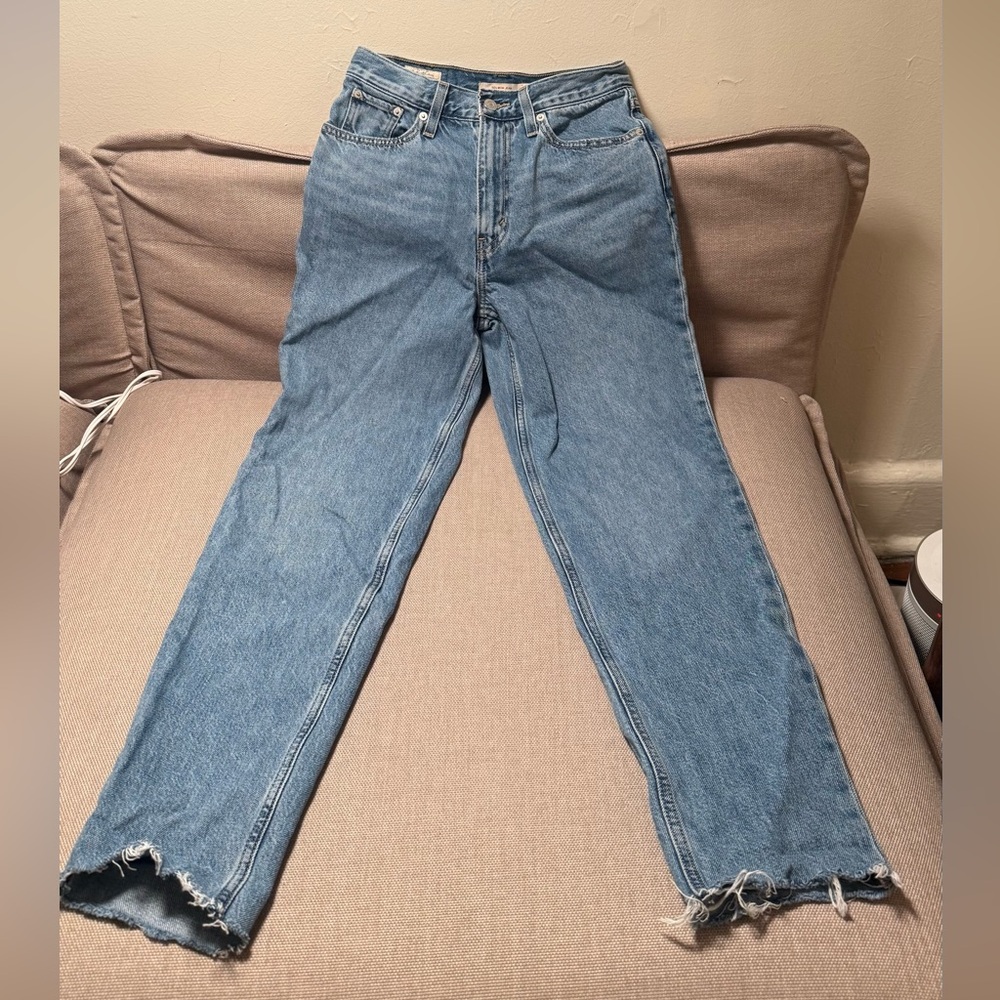 Levi’s 80s Mom Jean. (Cut hem) - Picture 4 of 7